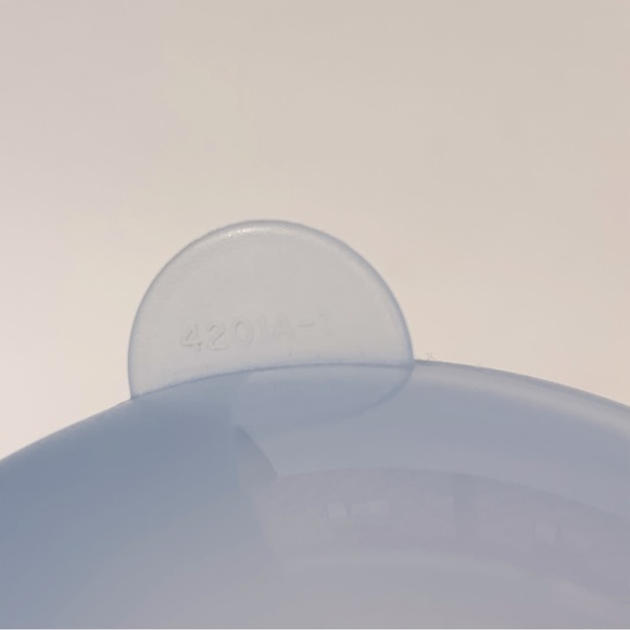 Tupperware ”Forget me not” Blue Onion Keeper - Picture 9 of 9